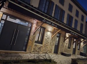 vue extérieur restaurant Le Saint Amour